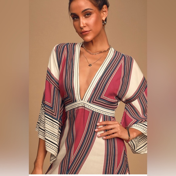 Gorgeous Lulus maxi dress. Worn once- very flattering - Picture 3 of 6